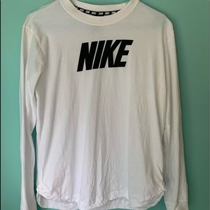 WHITE NIKE LONG SLEEVE!